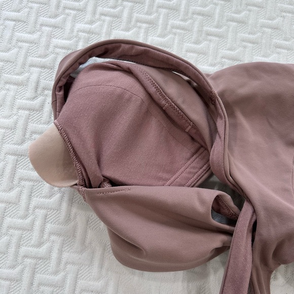 Lululemon smooth cover yoga bra-medium support-A/B cup size 8 - Picture 4 of 6